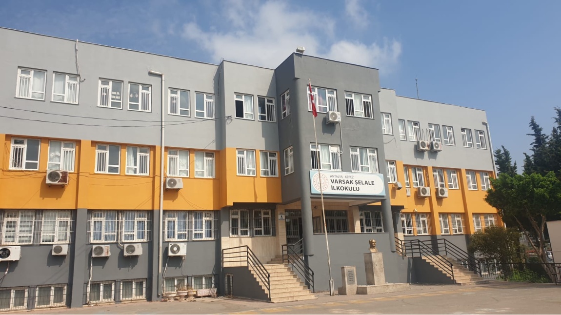 OKULUMUZ DIŞ CEPHE BOYASI TAMAMLANMIŞTIR